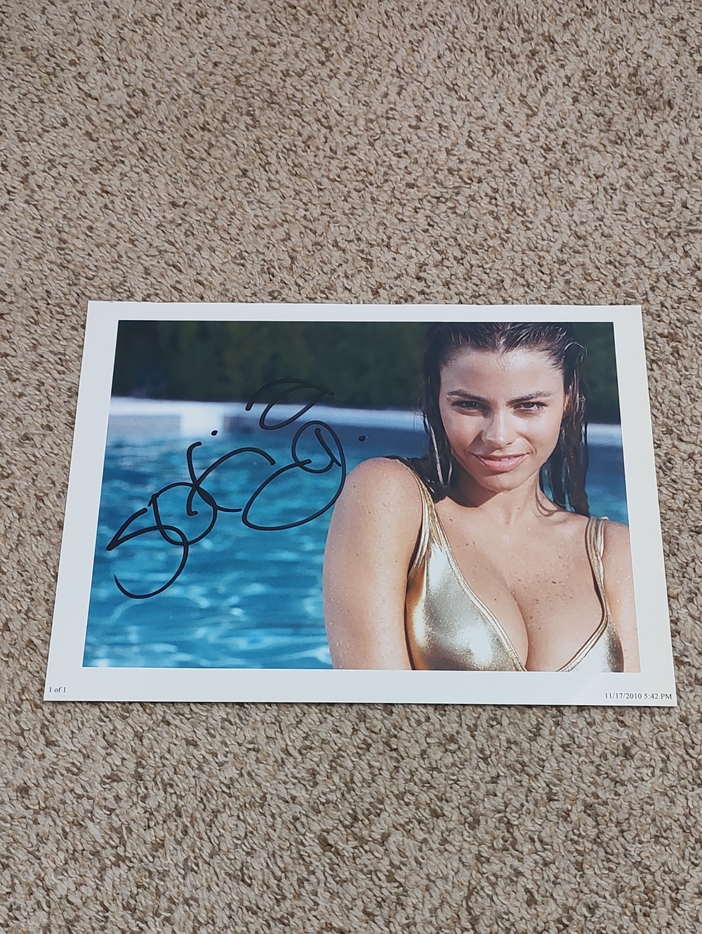 SOFIA VERGARA Signed Autographed Photo